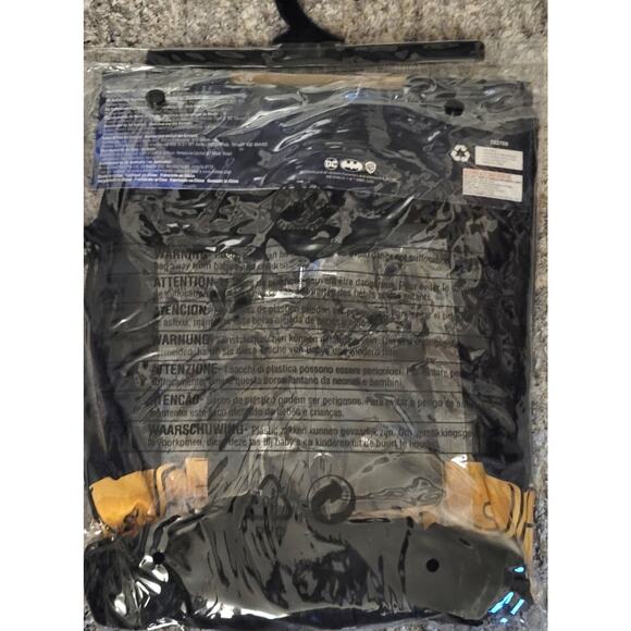 Rubies DC WB Batman Child Halloween Costume 3 Pieces Set Black Size Large(12-14) - Picture 3 of 3